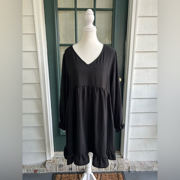 JODIFL Dresses & Skirts - Jodifl black babydoll long sleeve dress size large 
(Necklace not included)